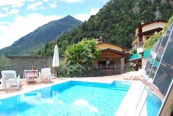 B&B Villa Fior Di Loto 利莫内-苏尔加达 外观 照片